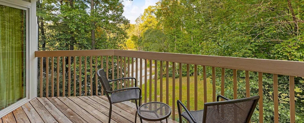 Standard Condo, 1 Bedroom, Balcony photo 2