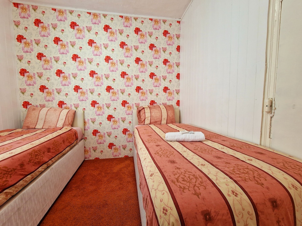 Comfort Quadruple Room, Ensuite (Jack and Jill style ) - Photo 5