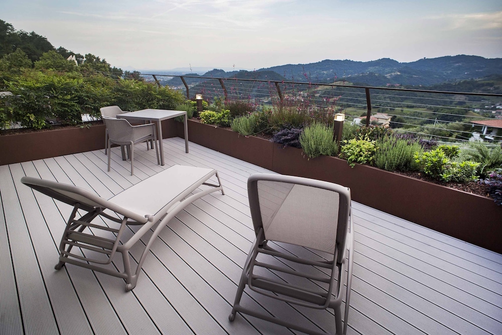 Luxury Suite, 1 Double Bed, Accessible, Valley View photo 3
