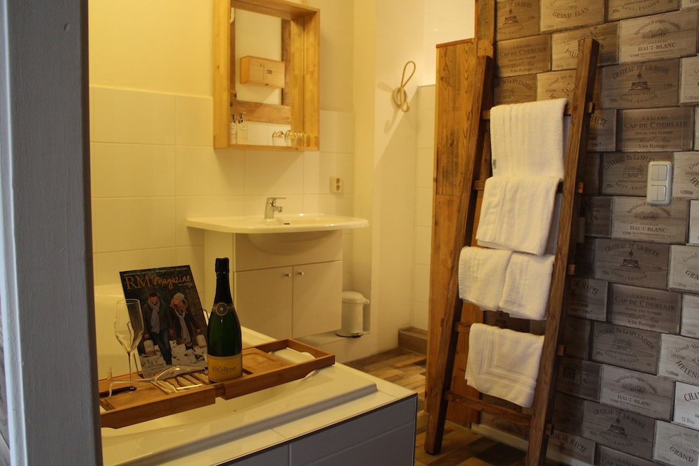 Deluxe Double Room, Jetted Tub photo 2