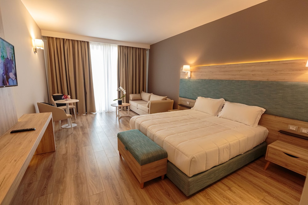 Junior Studio Suite