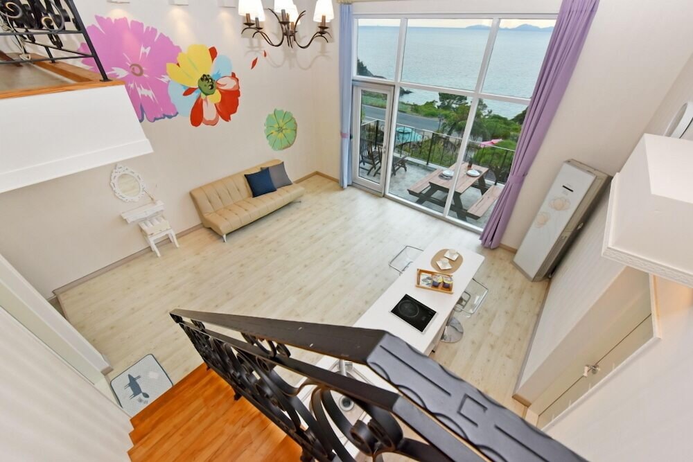 Room, Ocean View (Tropical Blue) photo 1
