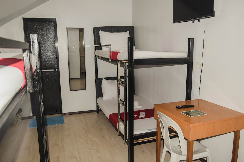 Deluxe Quadruple Room - Photo 11