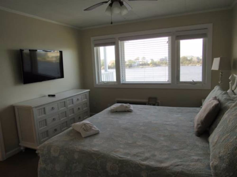 Condo, 2 Bedrooms photo 2