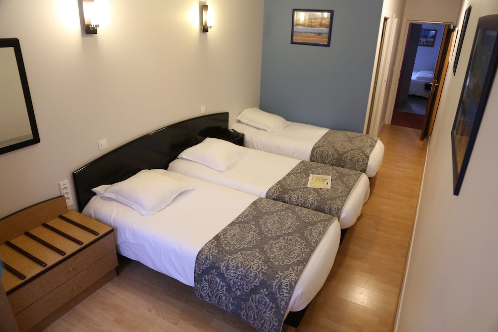 Triple Room, 3 Twin Beds photo 2