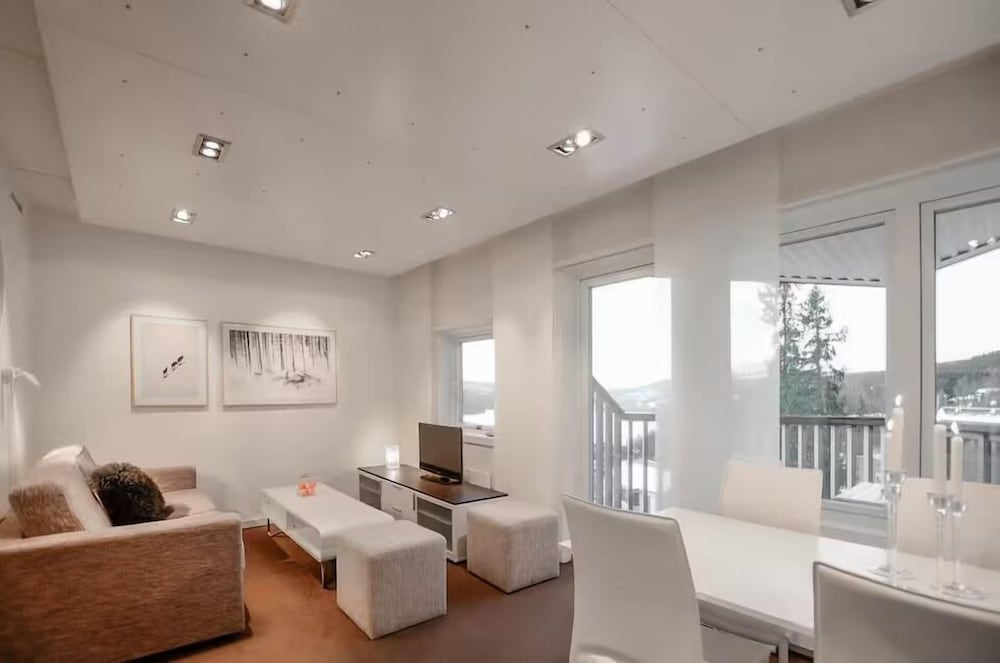 Elite House