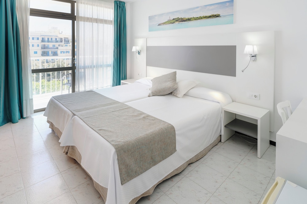 Standard Twin Room - Photo 1