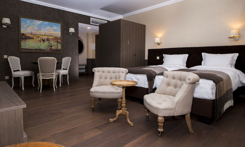 Business Apartment, 1 King Bed photo 1