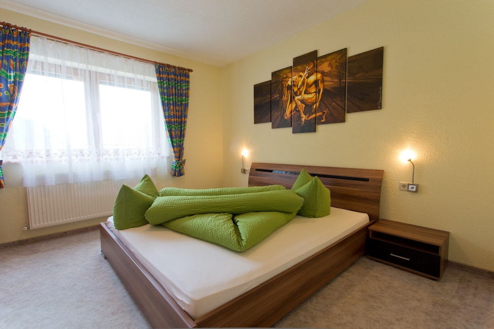 Standard Apartment, 3 Bedrooms, Ground Floor photo 1