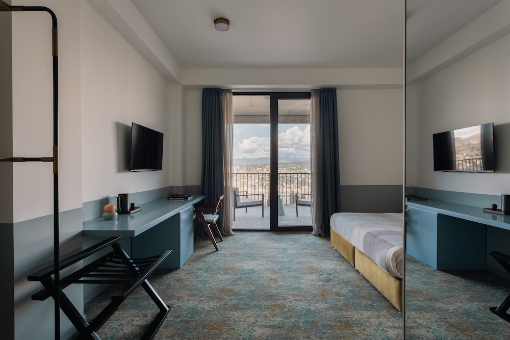 Deluxe Double Room - Photo 8