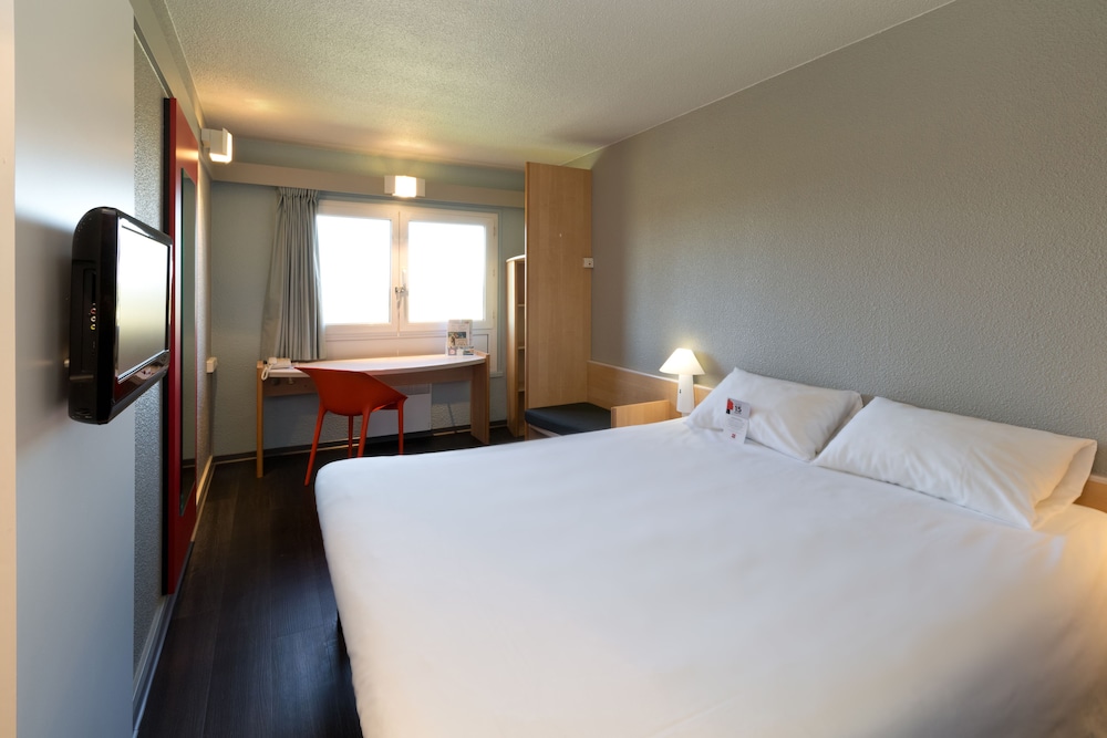 Standard Room, 1 Double Bed - Photo 9