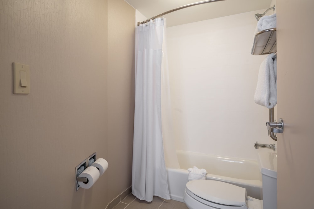 Executive Suite, 1 King Bed With Sofa Bed - Photo 12