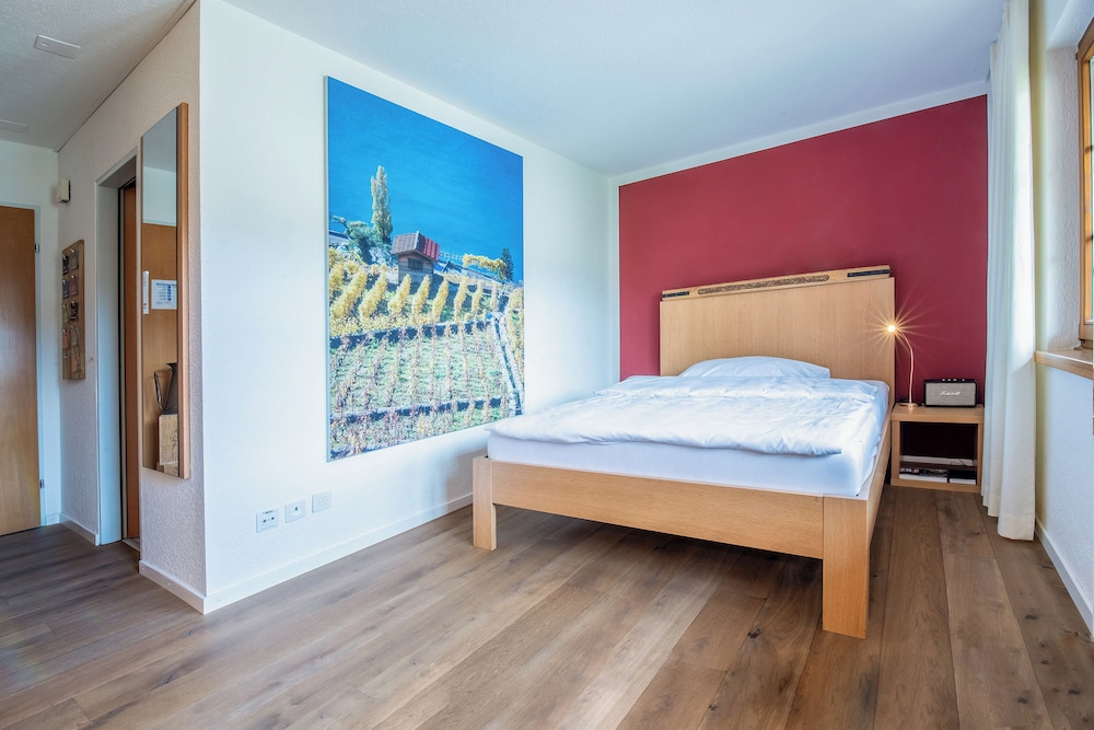 Classic Double Room, 1 Queen Bed - Photo 8