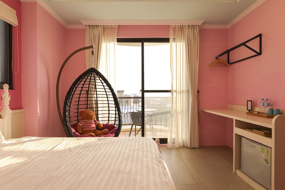 Romantic Double Room, 1 Queen Bed, Ocean View photo 1
