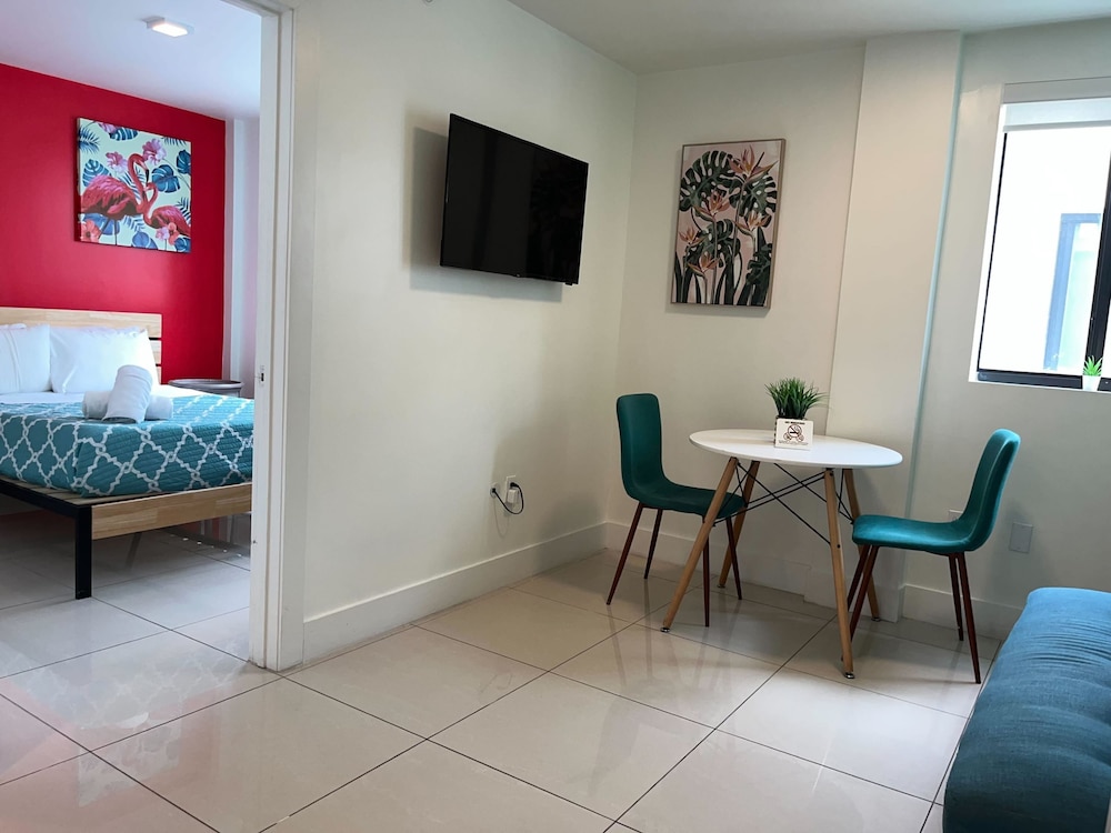Apartment photo 2