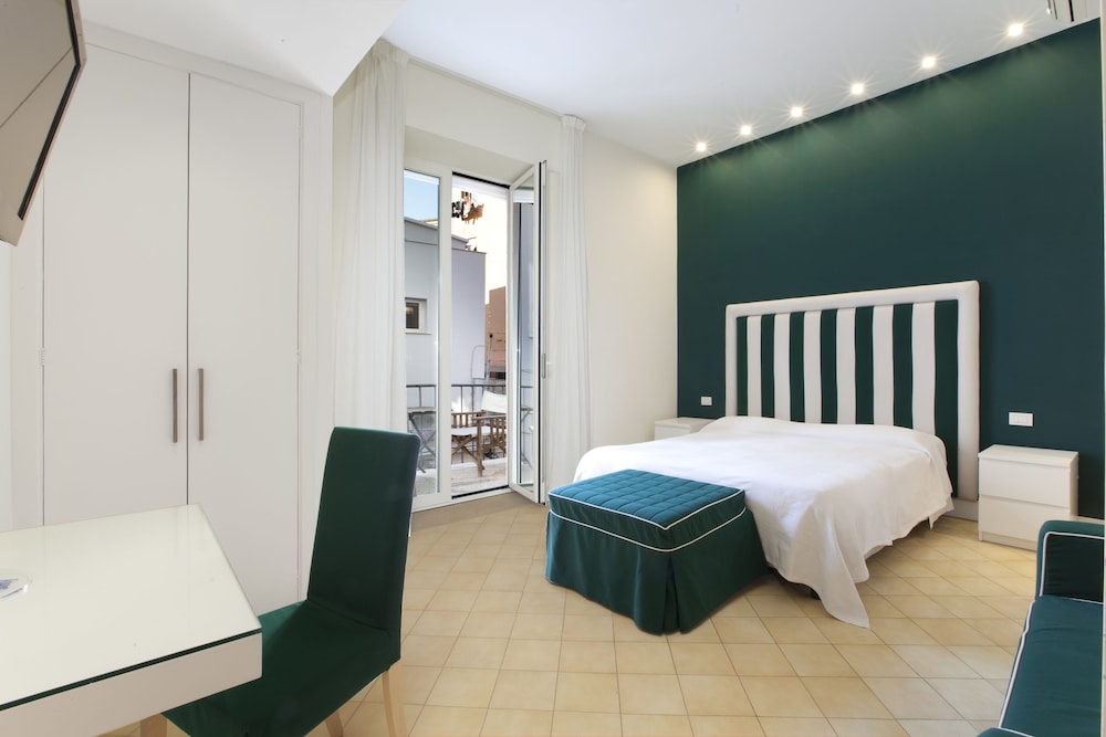 Deluxe Double or Twin Room, Balcony