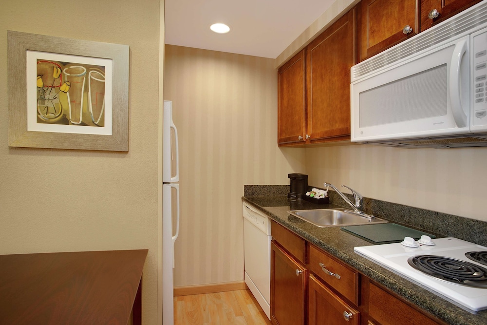 Studio, 1 King Bed, Accessible, Bathtub (Roll-in Shower) - Photo 3