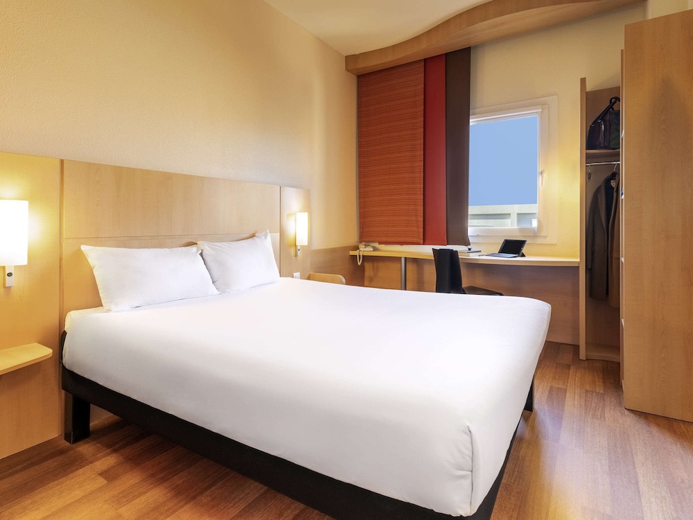 Room, 1 Double Bed - Photo 7