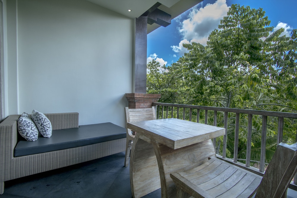 Deluxe Room, 1 Bedroom, Balcony, Garden View photo 3