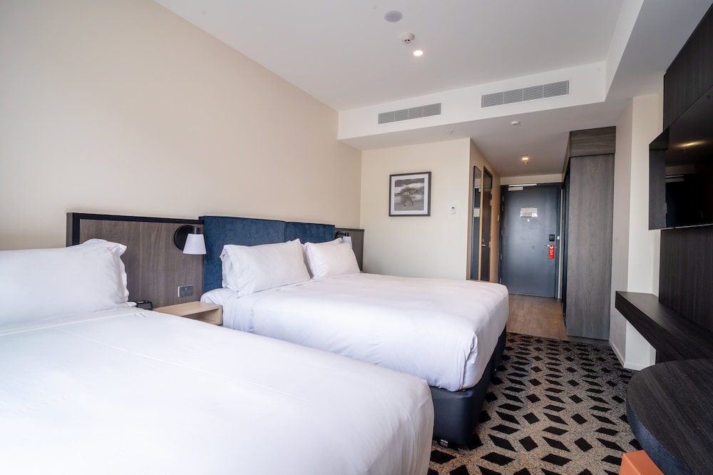 Standard Room, Multiple Beds, Balcony, Mountain View