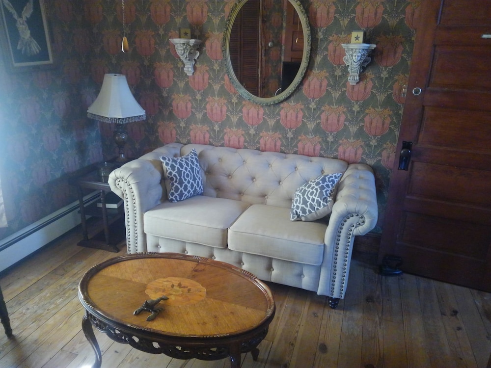 Standard Double Room, Ensuite (HW Longfellow Suite)