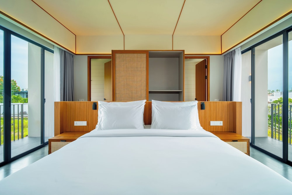 Junior Suite, Balcony, Garden View