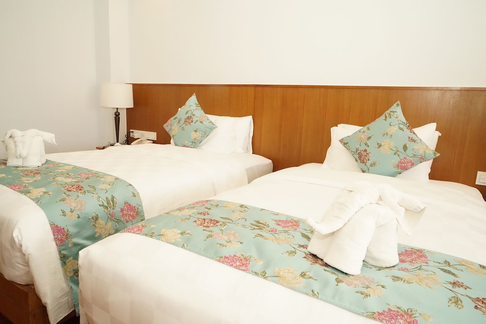 Deluxe Twin Room, Lake View photo 2
