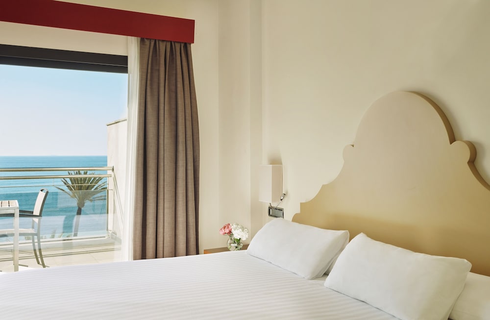 Habitación Clásica, Terraza (Vista al Mar Frontal, 2 Adultos)