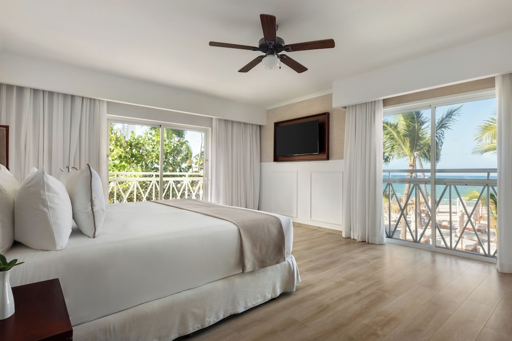 Sun Club 2 bedroom Family Suite Ocean Front
