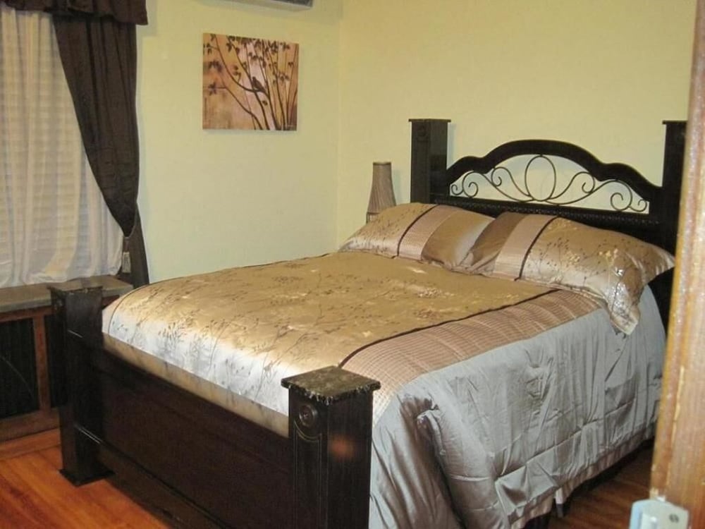 Economy Double Room, Private Bathroom (204) photo 3