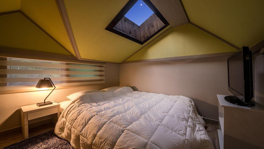 Basic Room, 1 Bedroom (bokcheungTerrace Glamping-4) - Photo 11