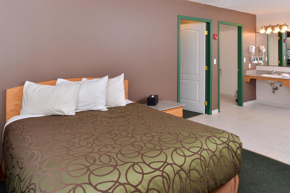 Room, 2 Queen Beds, Non Smoking, Kitchenette - Photo 2