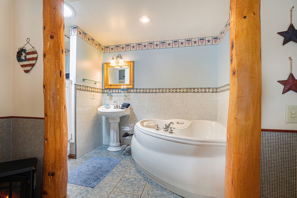 Standard Double Room, Ensuite (Lake Placid Room) photo 3