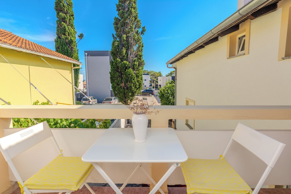 Comfort Apartment, Partial Sea View