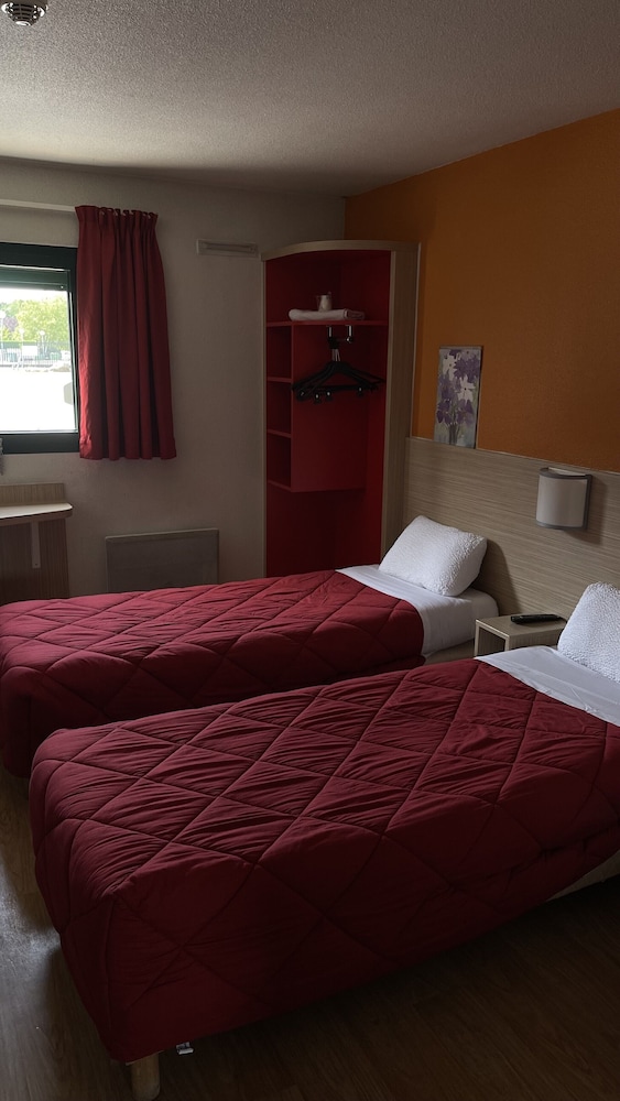 Standard Room, 2 Twin Beds - Photo 3