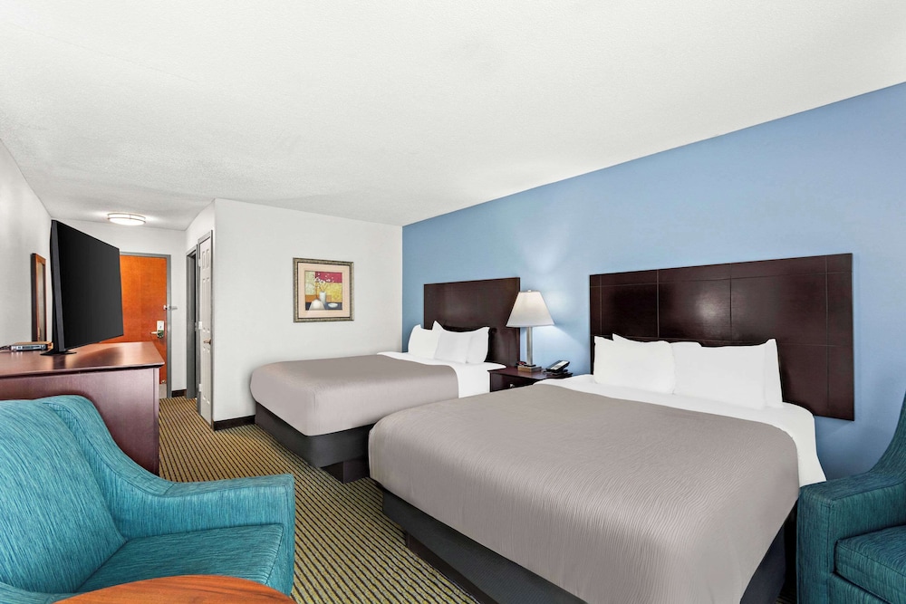 Standard Room, 2 Queen Beds, Non Smoking - Photo 4