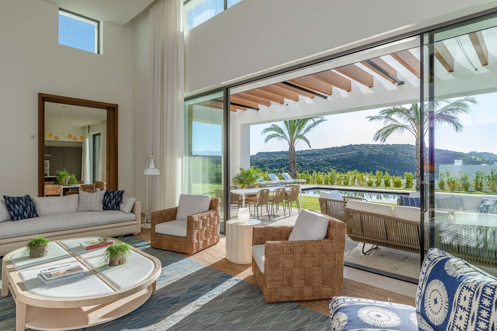 Luxury Villa (Non Smoking) photo 3