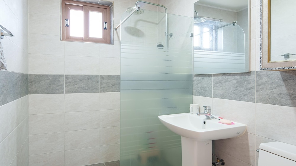 Basic Room, 1 Bedroom (1F 106, (Ondol/29.75m²)) - Photo 7