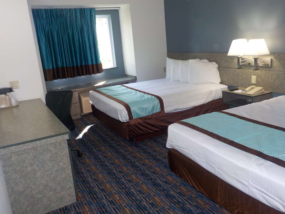 Standard Room, 2 Queen Beds, Non Smoking photo 1