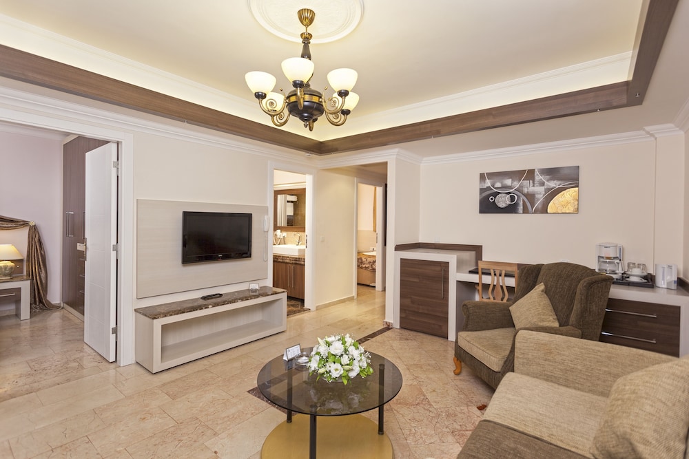 Family Room, 3 Bedrooms