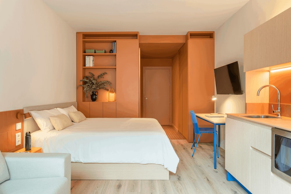 Comfort Room, 1 Double Bed, Balcony