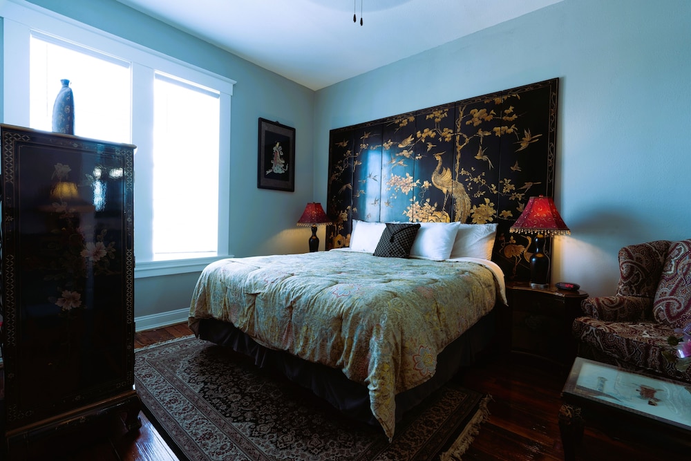 Premium Room, 1 King Bed (Oriental Sytle) Second floor