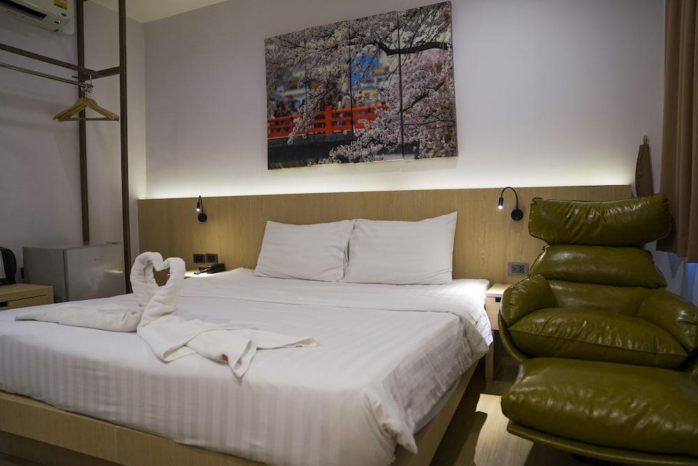 Deluxe Double or Twin Room, Non Smoking photo 2
