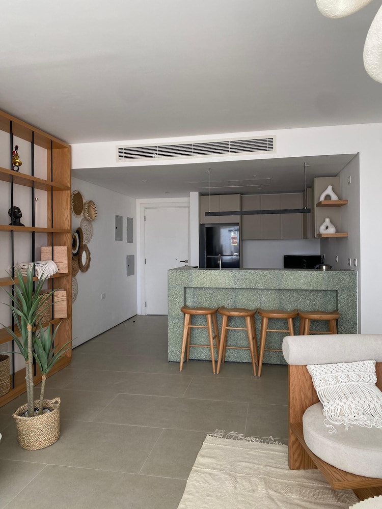 Elite Chalet, 2 Bedrooms, Beachfront photo 3