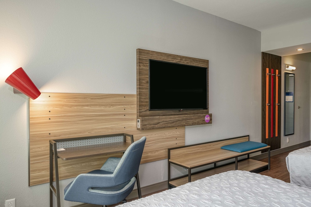 Room, 2 Queen Beds, Accessible (Hearing) - Photo 3
