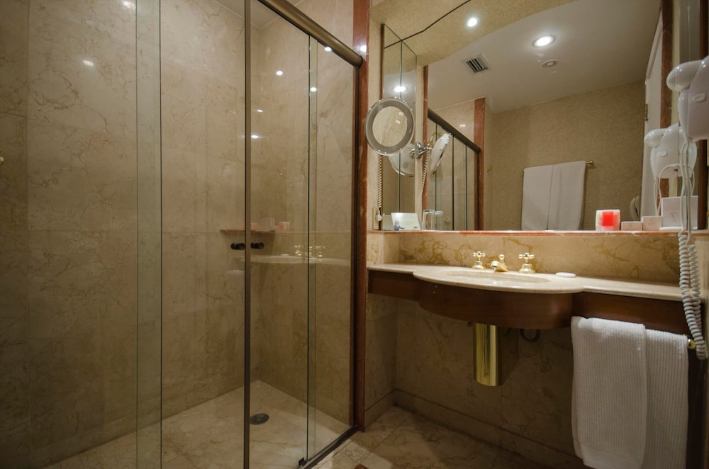 Standard Twin Room - Photo 7