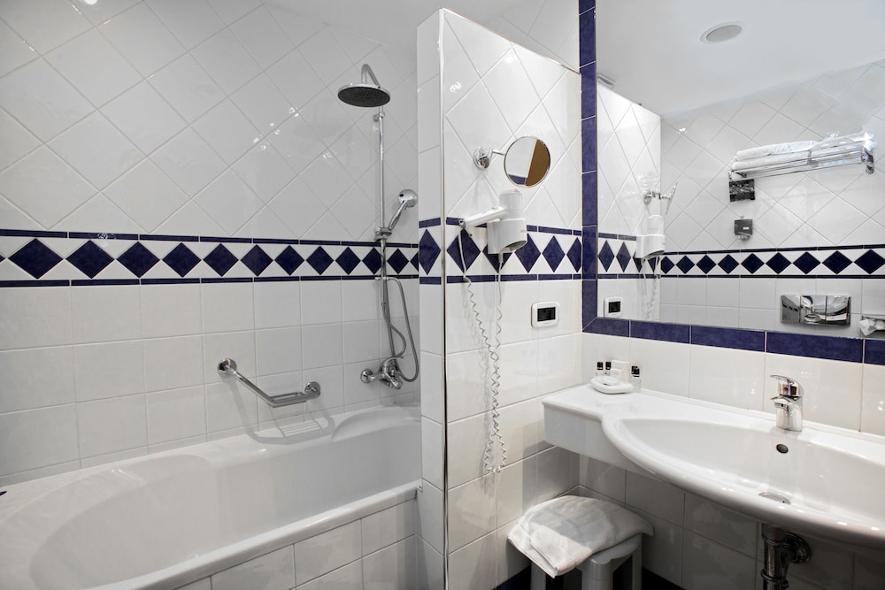 Classic Double or Twin Room - Photo 3