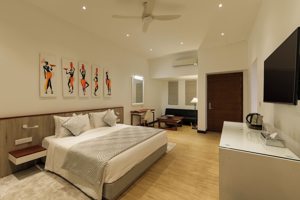 Luxury Bungalow, 1 King Bed photo 1