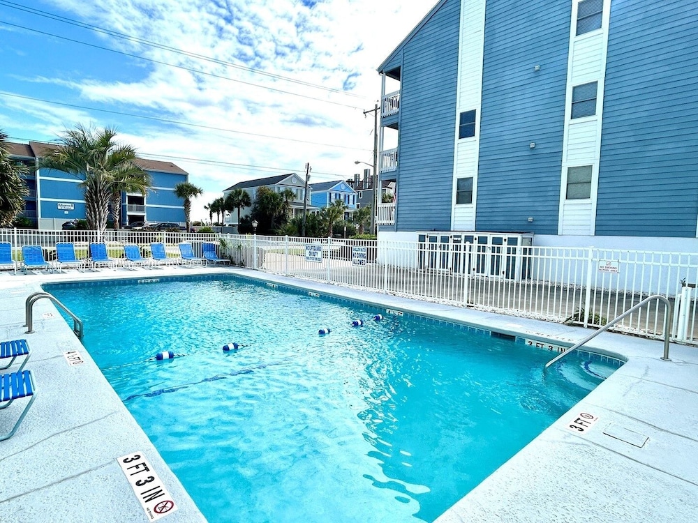 Condo, 2 Bedrooms photo 2