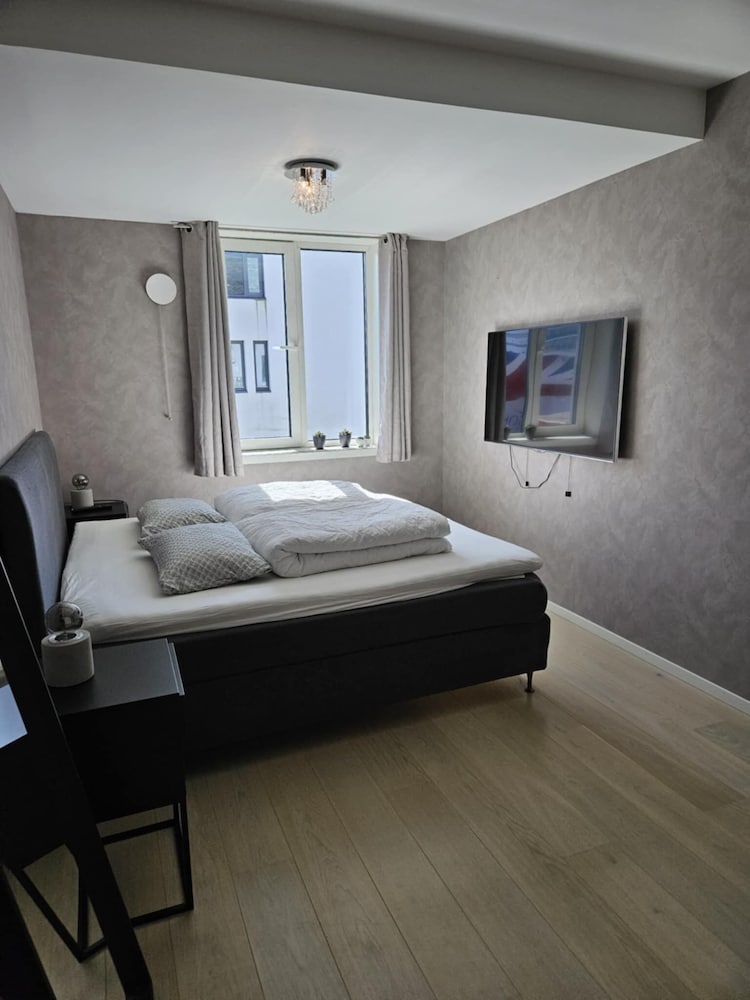 Free Parking Space, Balcony, Prime Location, Billede 11